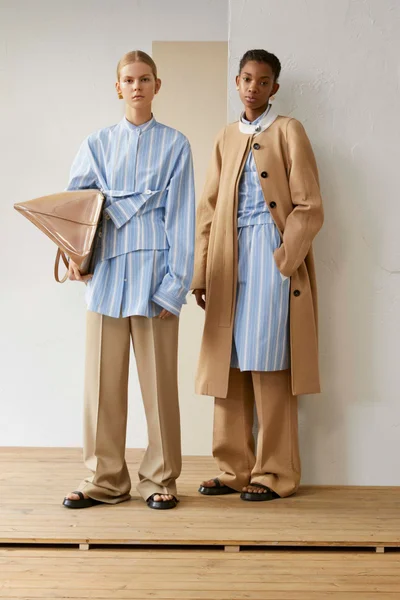 Look 10